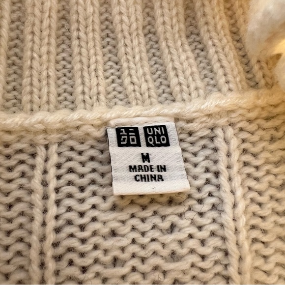 Uniqlo White Cream Cableknit Wool Blend Short Sleeve Turtleneck Sweater - Picture 3 of 9